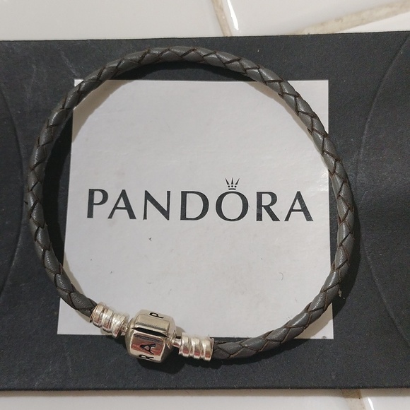 Pandora Single Gray Leather Bracelet with Sterling Silver Clasp 590705CGY-S - Picture 2 of 5